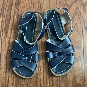 Saltwater navy sandals